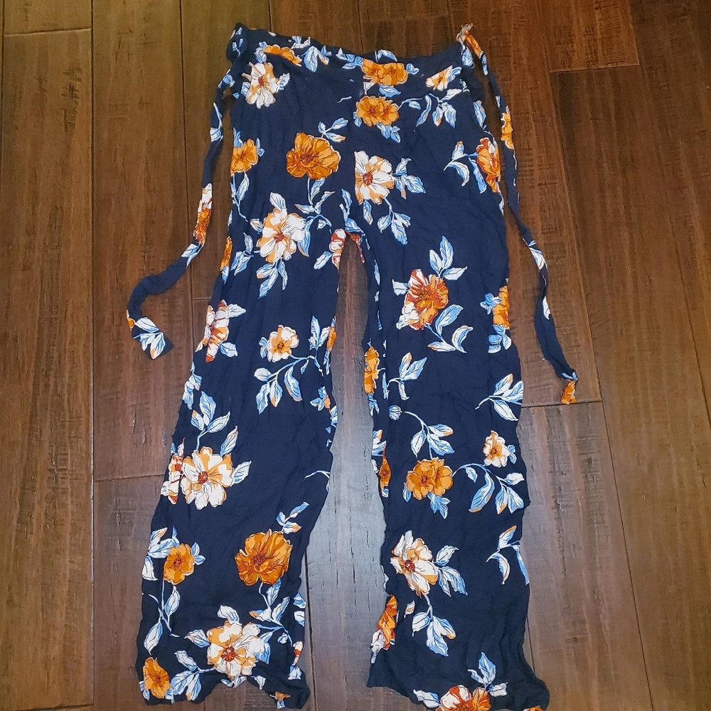 Hype Trousers sz Large